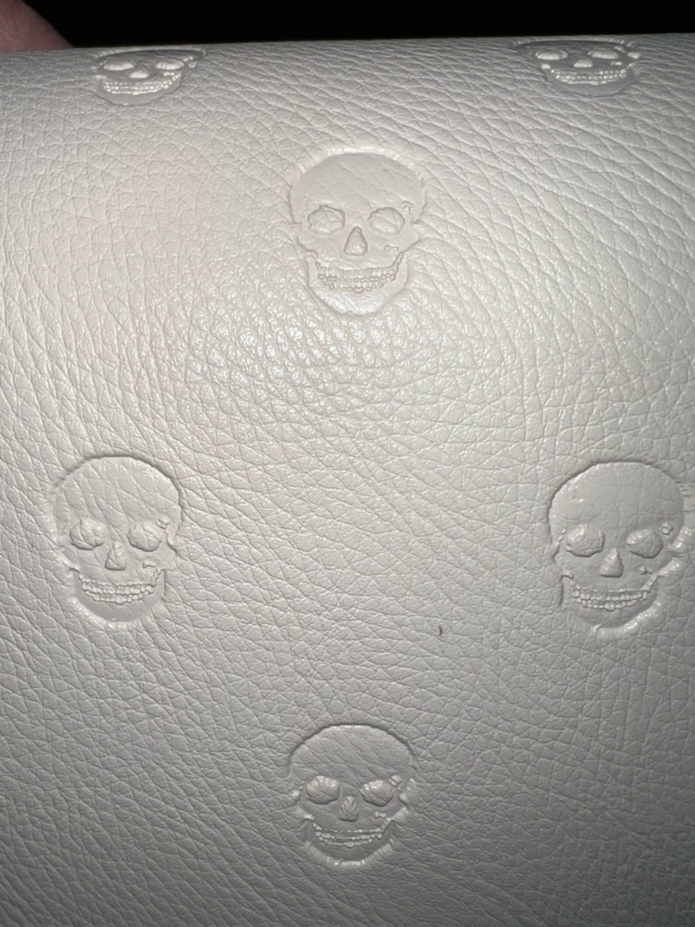 Betsey Johnson White Embossed Skull Crossbody Bag Convertible - Picture 7 of 13